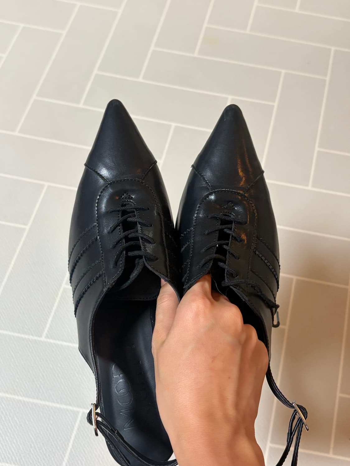 무드나잇 에이미 레이스업 키튼힐 펌프스 5cm 상품이미지4