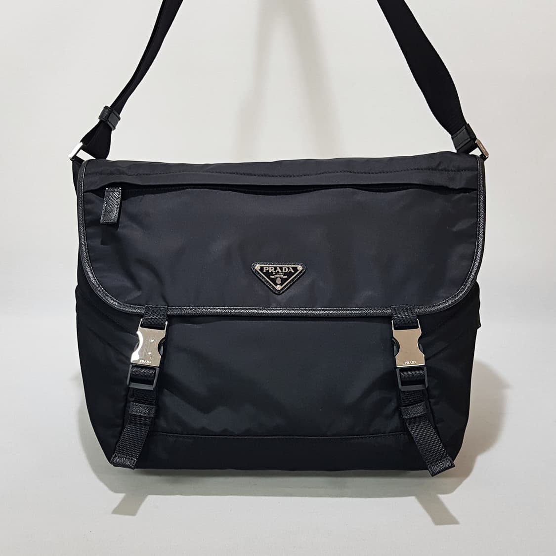 프라다 리나일론 및 사피아노 가죽 숄더백 2VD052 상품이미지2