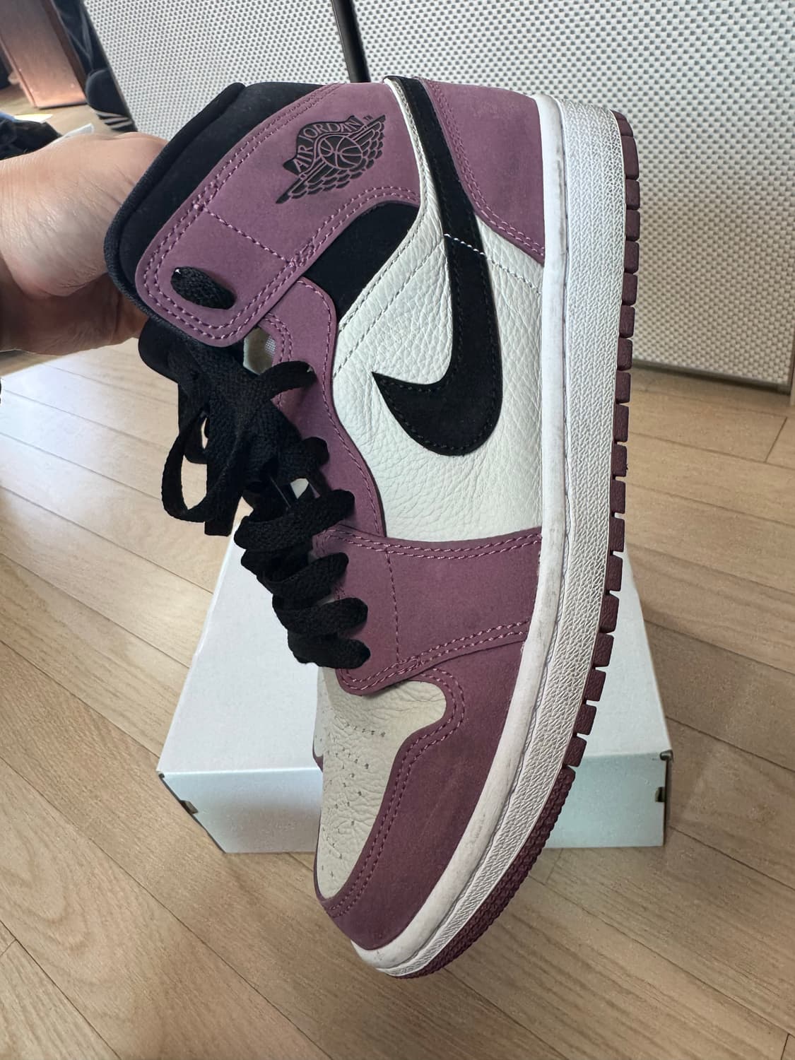 조던1 미드 SE 라이트 멀베리 W260 상품이미지5