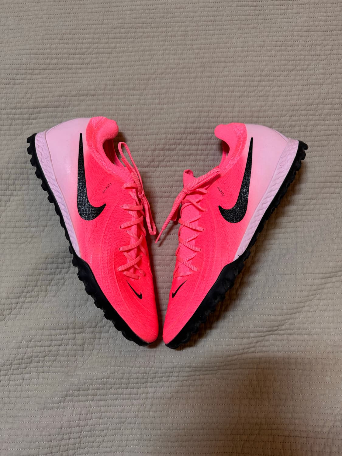 나이키 팬텀 GX 2 프로 TF 상품이미지1