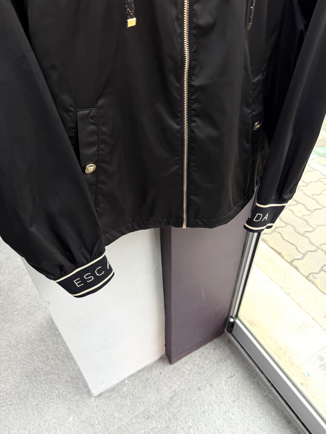 M/ 에스까다 25FW 나일론 바람막이 후드자켓 상품이미지4