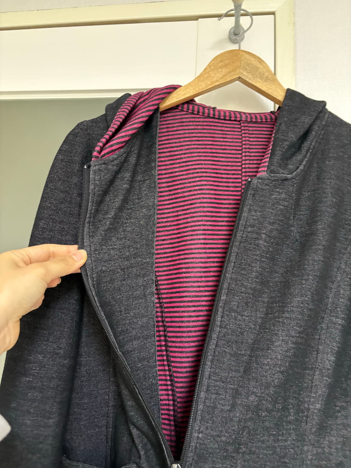 흑청 배색 후드 집업 상품이미지5