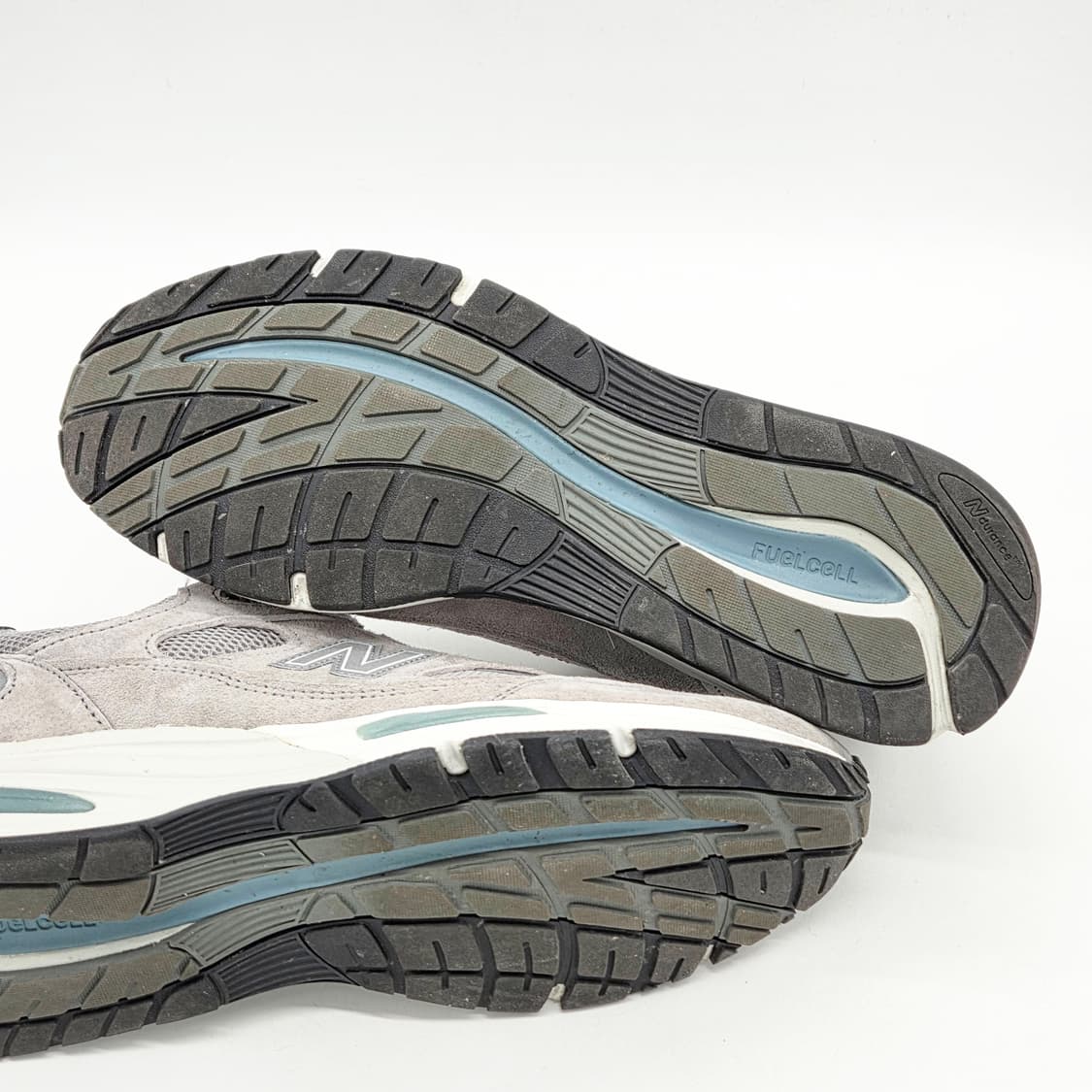  뉴발란스 991v2 메이드 인 UK 락 릿지 알로이 실버 (9 D)  상품이미지3