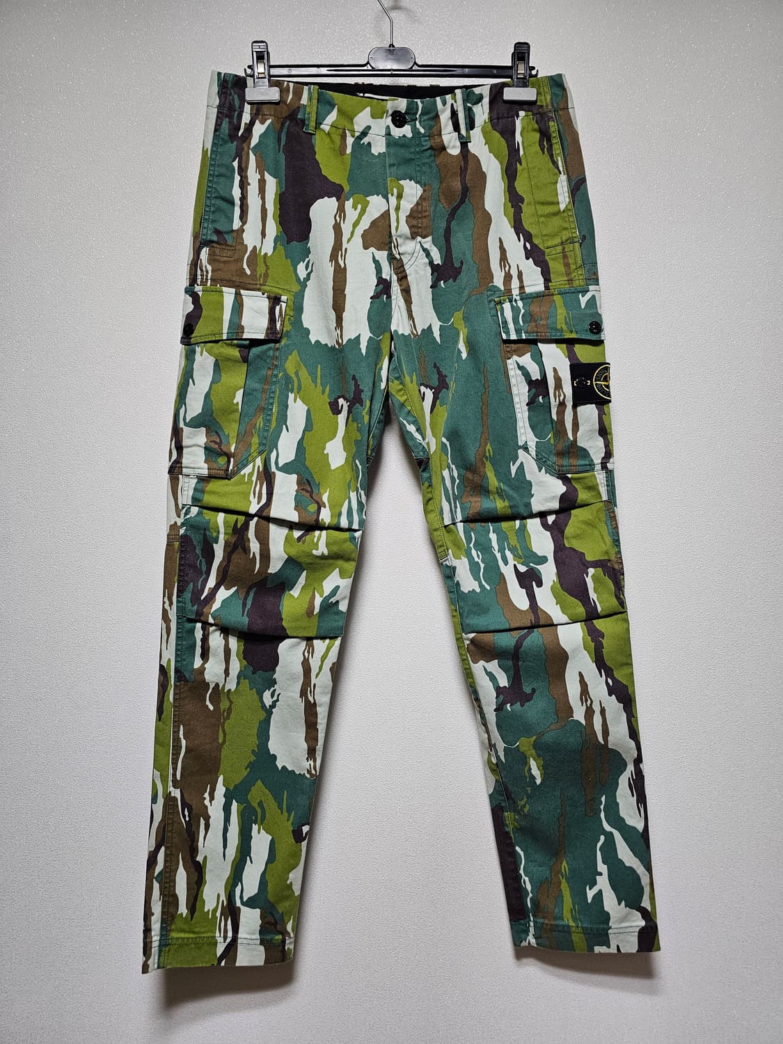 스톤아일랜드 카모플라쥬 카고 팬츠 상품이미지1