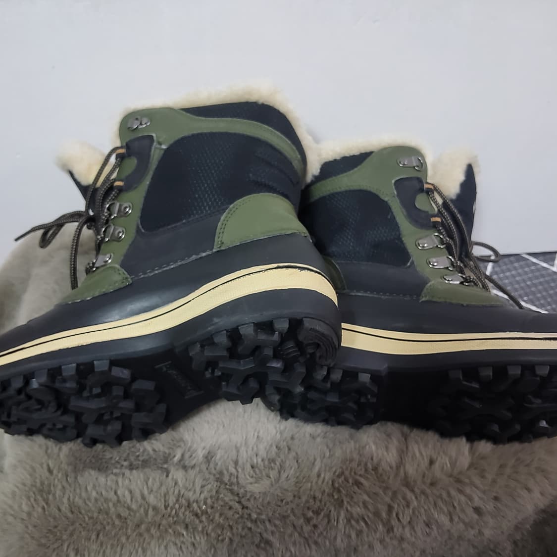 새상품 베어파우 부츠 양 털 부츠 240 상품이미지7