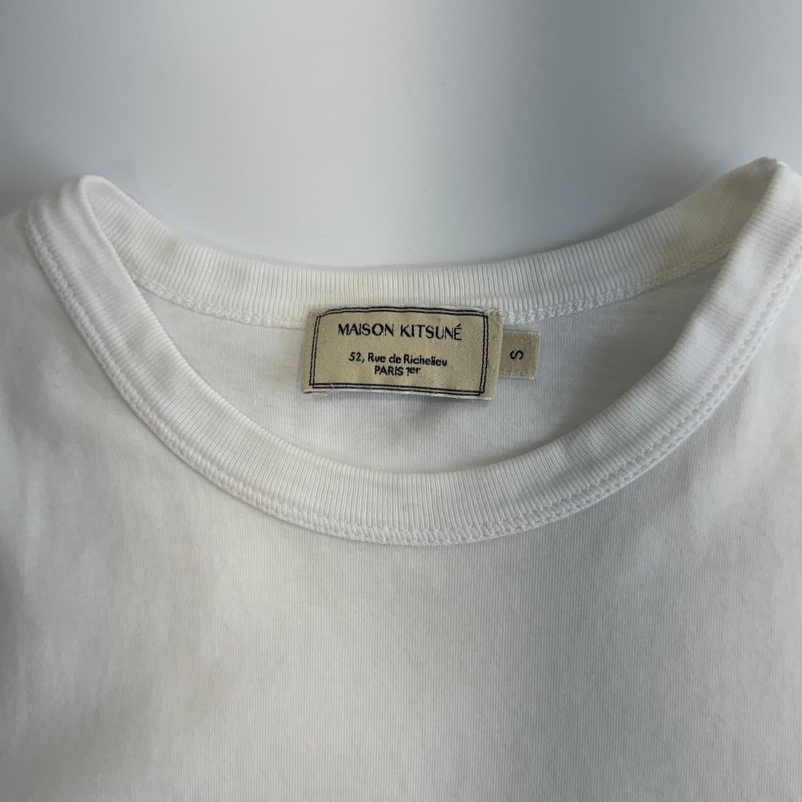 Maison kitsune 메종키츠네 스몰로고 화이트 반팔  상품이미지5