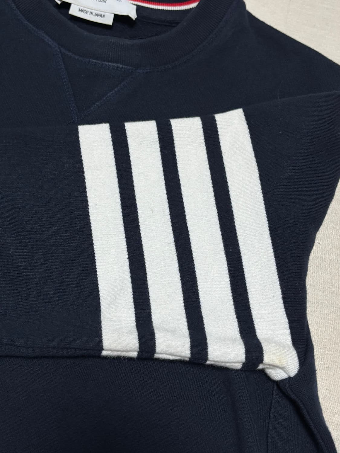 톰브라운 사선완장 맨투맨 [2] 상품이미지3