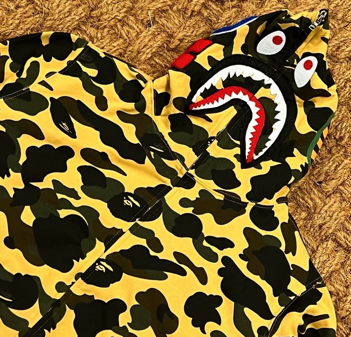 베이프 퍼스트 카모 샤크 풀 집 후드 옐로우 상품이미지1
