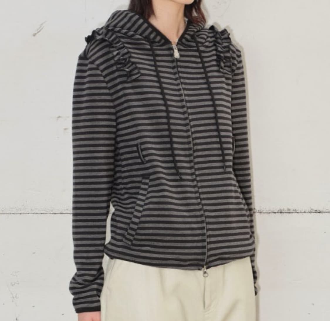 타입서비스 24FW 해린착용 상품이미지1