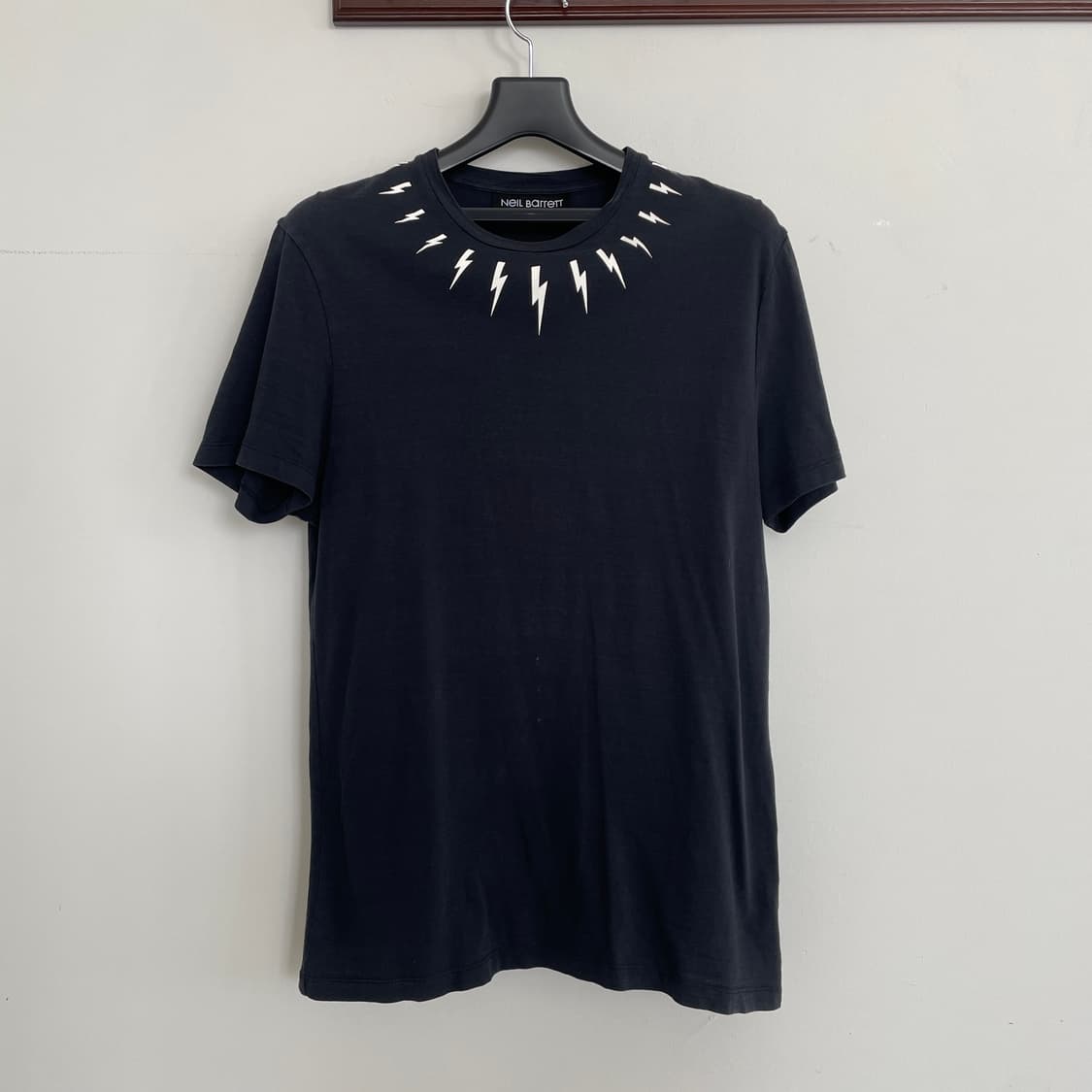 닐바렛 선더 블랙 반팔 티셔츠 상품이미지1