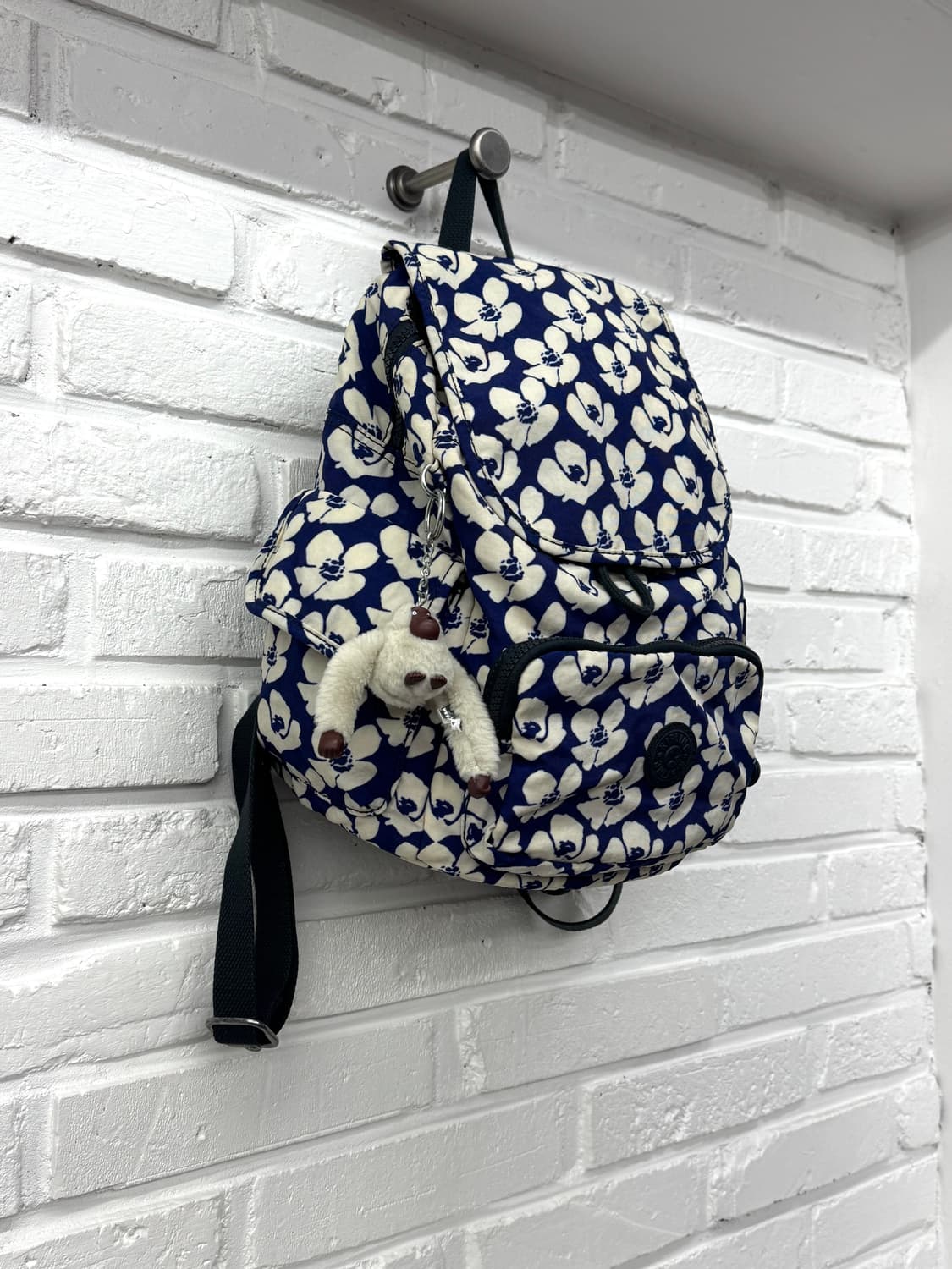 키플링 블루 플라워 패턴 백팩 상품이미지3