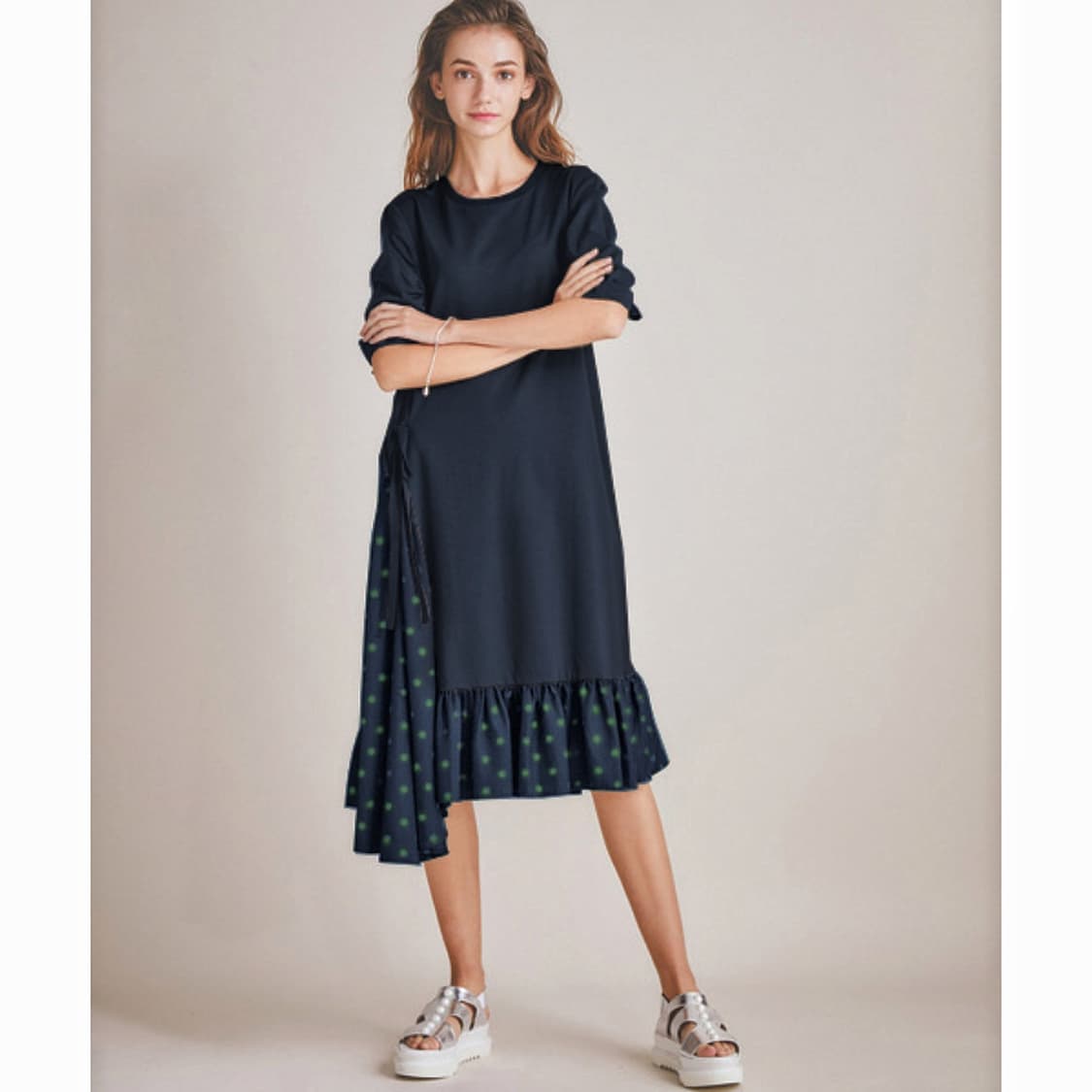 뮤베르 MUVEIL 도트 프릴 원피스 상품이미지1