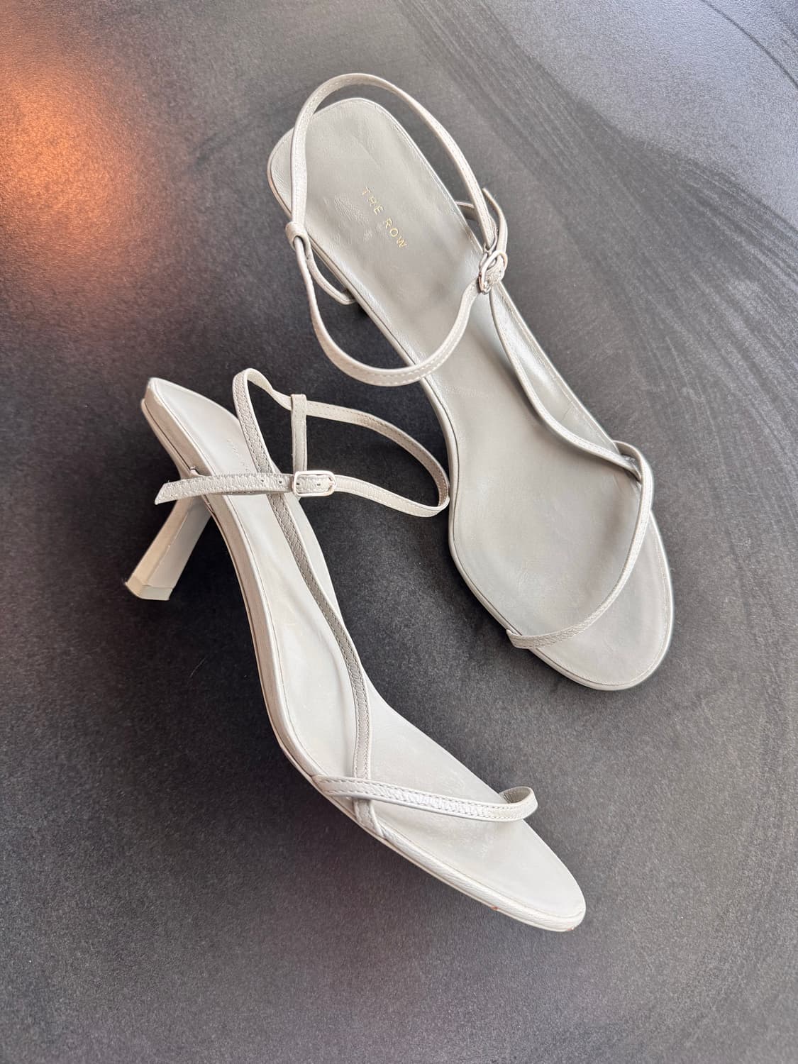 더 로우 Bare Leather Sandals (Sage grey) 상품이미지2