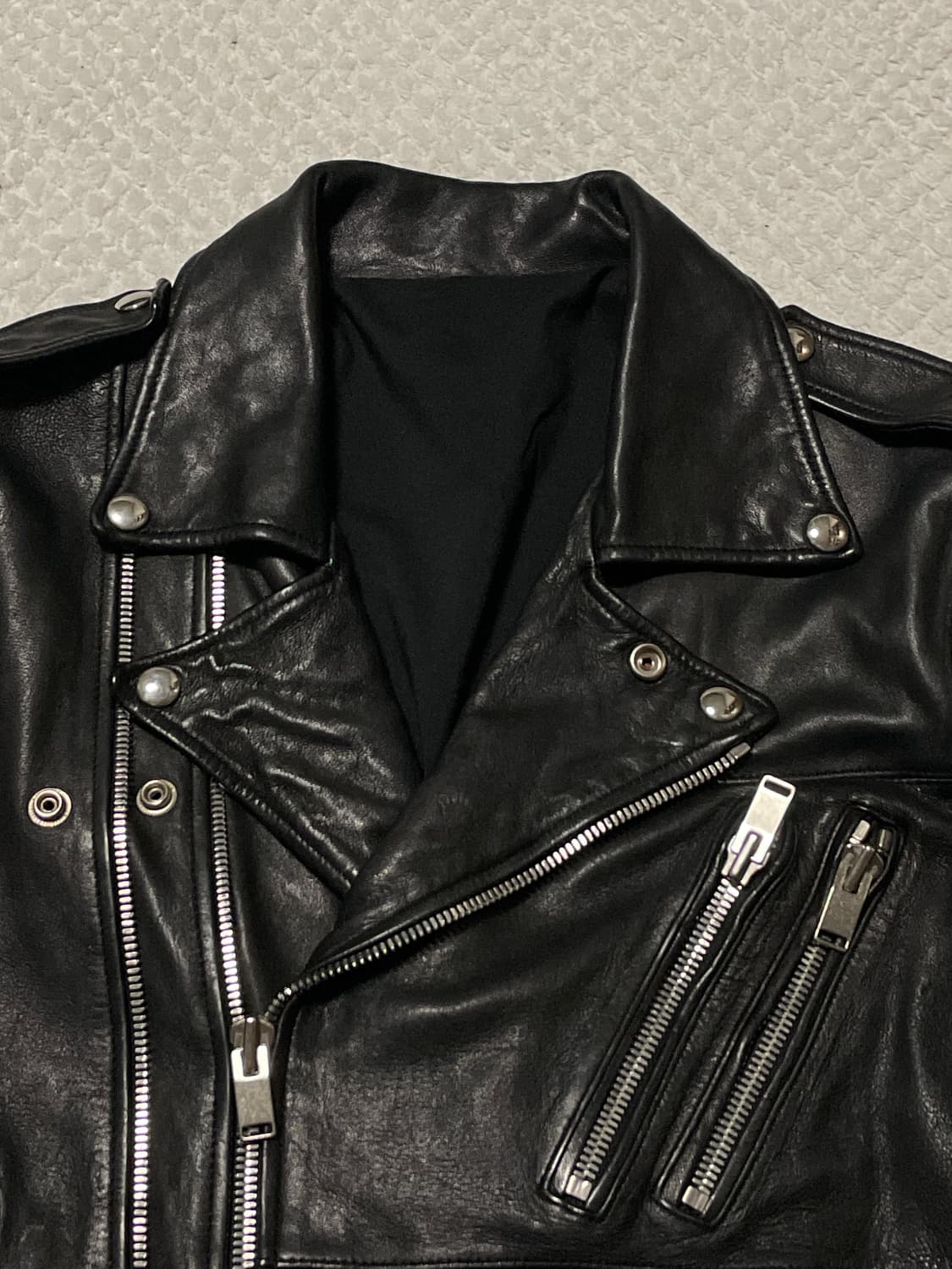 광희시장 웨스턴 무드 양가죽 2WAY 사선 지퍼 디테일 절개 레더 자켓 상품이미지4