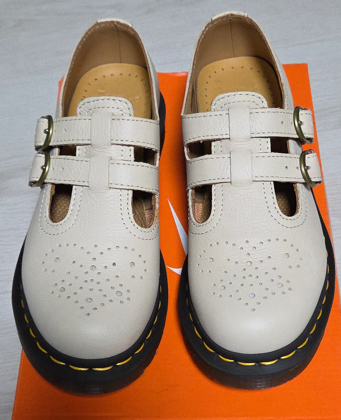 닥터마틴 메리제인 사바나 탄 상품이미지3