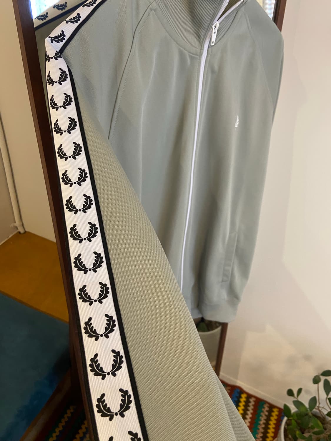 프레드페리 트랙탑 피스타치오컬러 상품이미지3