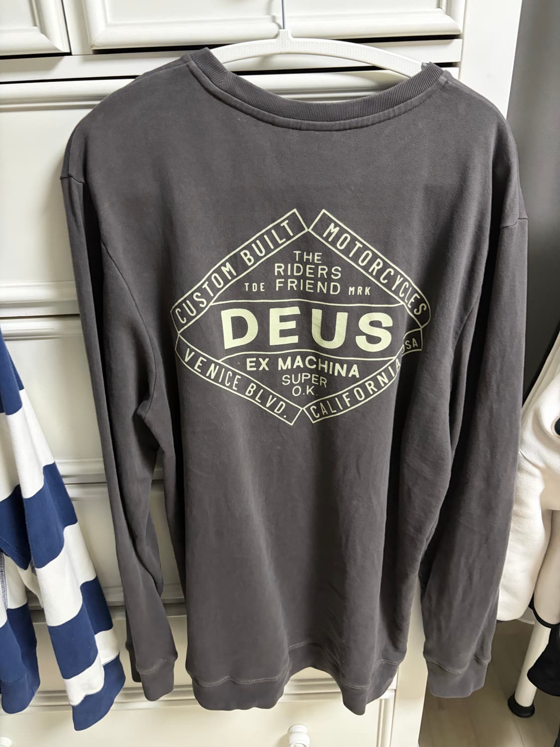 데우스 맨투맨 L 상품이미지2