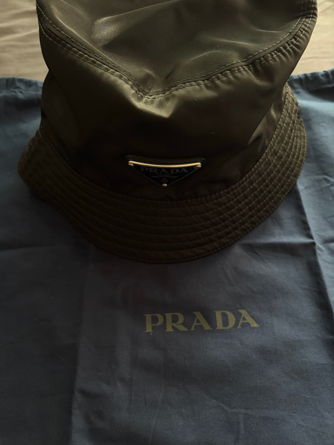 프라다 버킷햇 L  상품이미지1