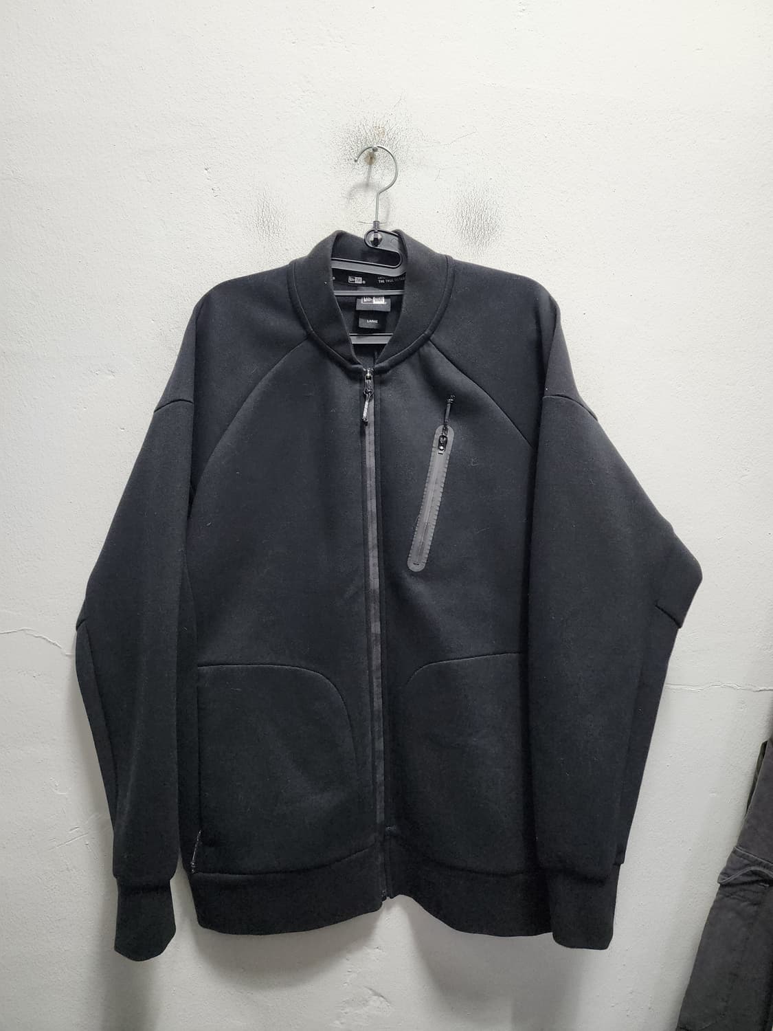 뉴에라 NE 테크 풀집업 상품이미지1