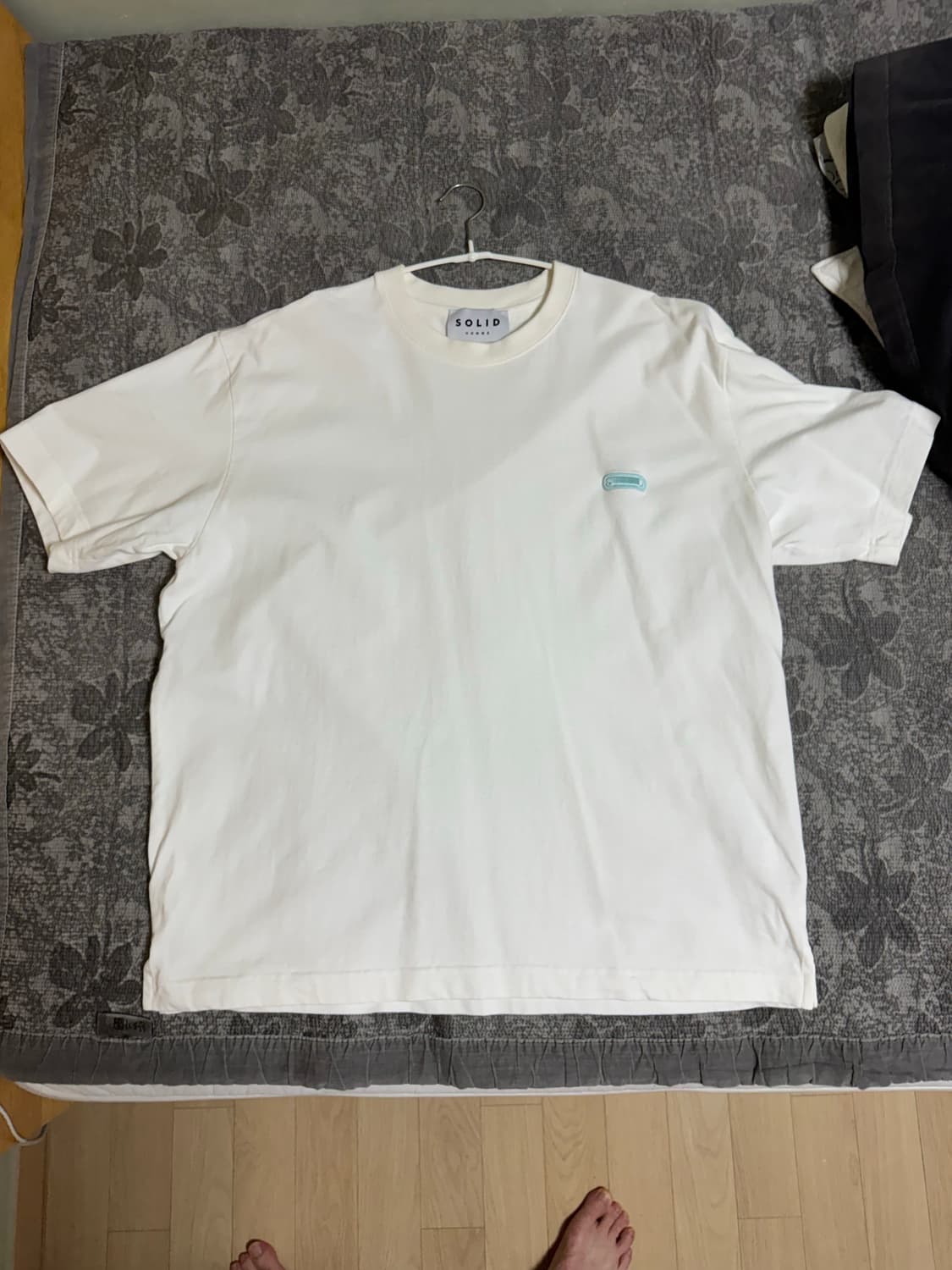 솔리드옴므 기본 로고 반팔 50(105) 화이트 상품이미지1