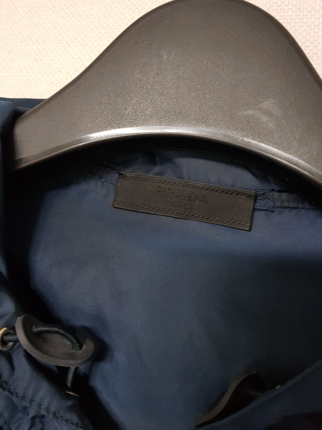 프라다 삼각로고 바람막이 자켓 네이비 상품이미지5