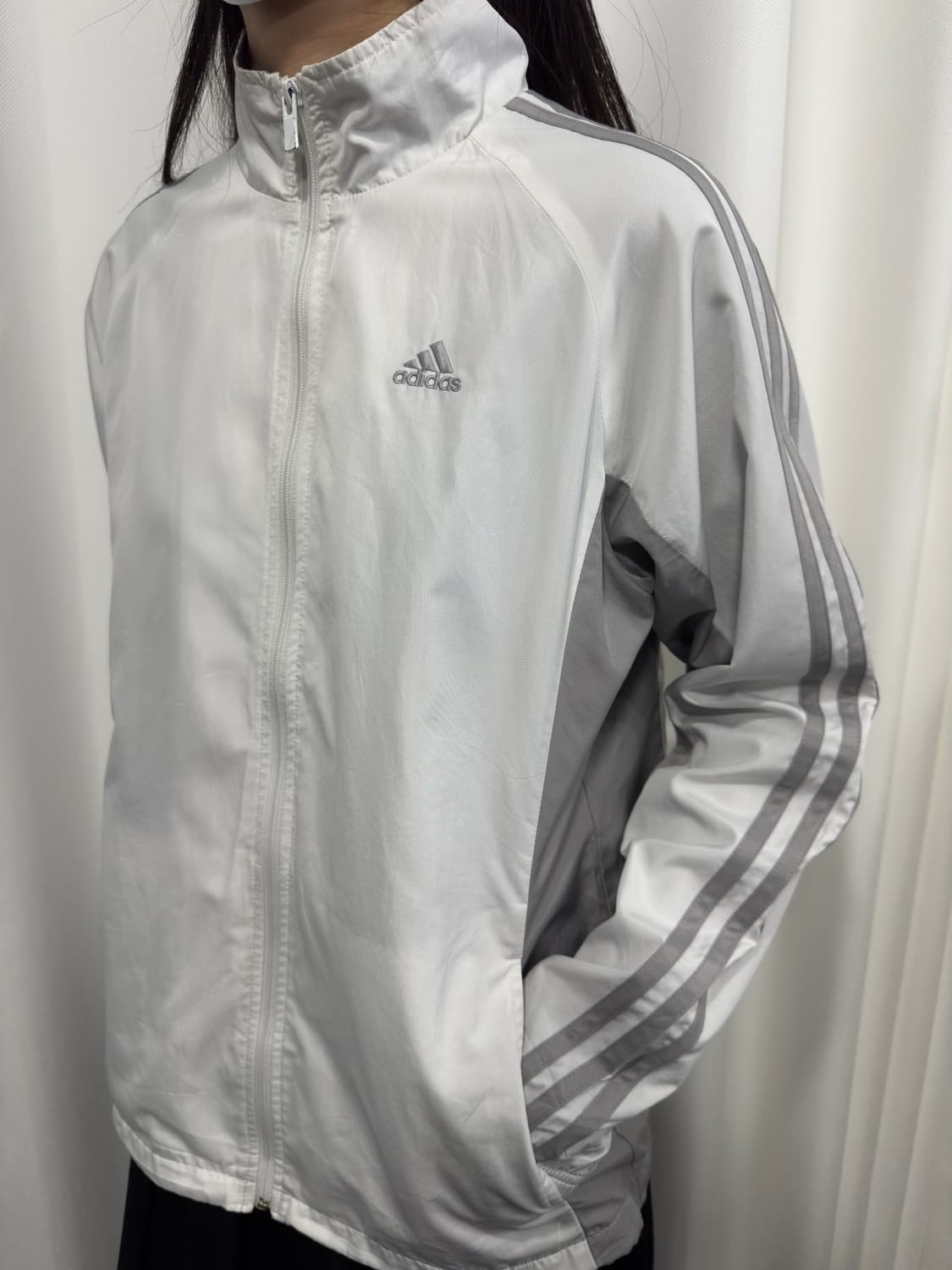 adidas white&gray jacket 상품이미지3