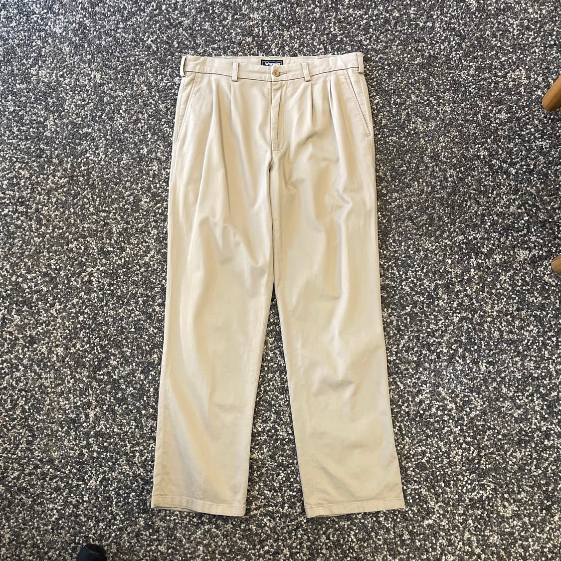 랭글러 베이지 투턱 치노 팬츠 상품이미지2