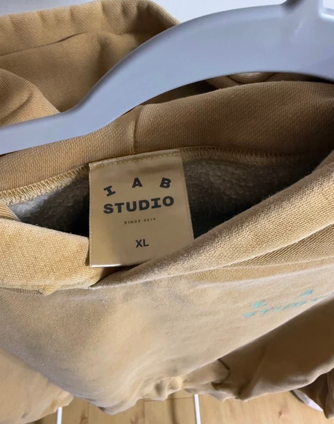 (105)아이앱스튜디오 카멜 후드티 XL 상품이미지3