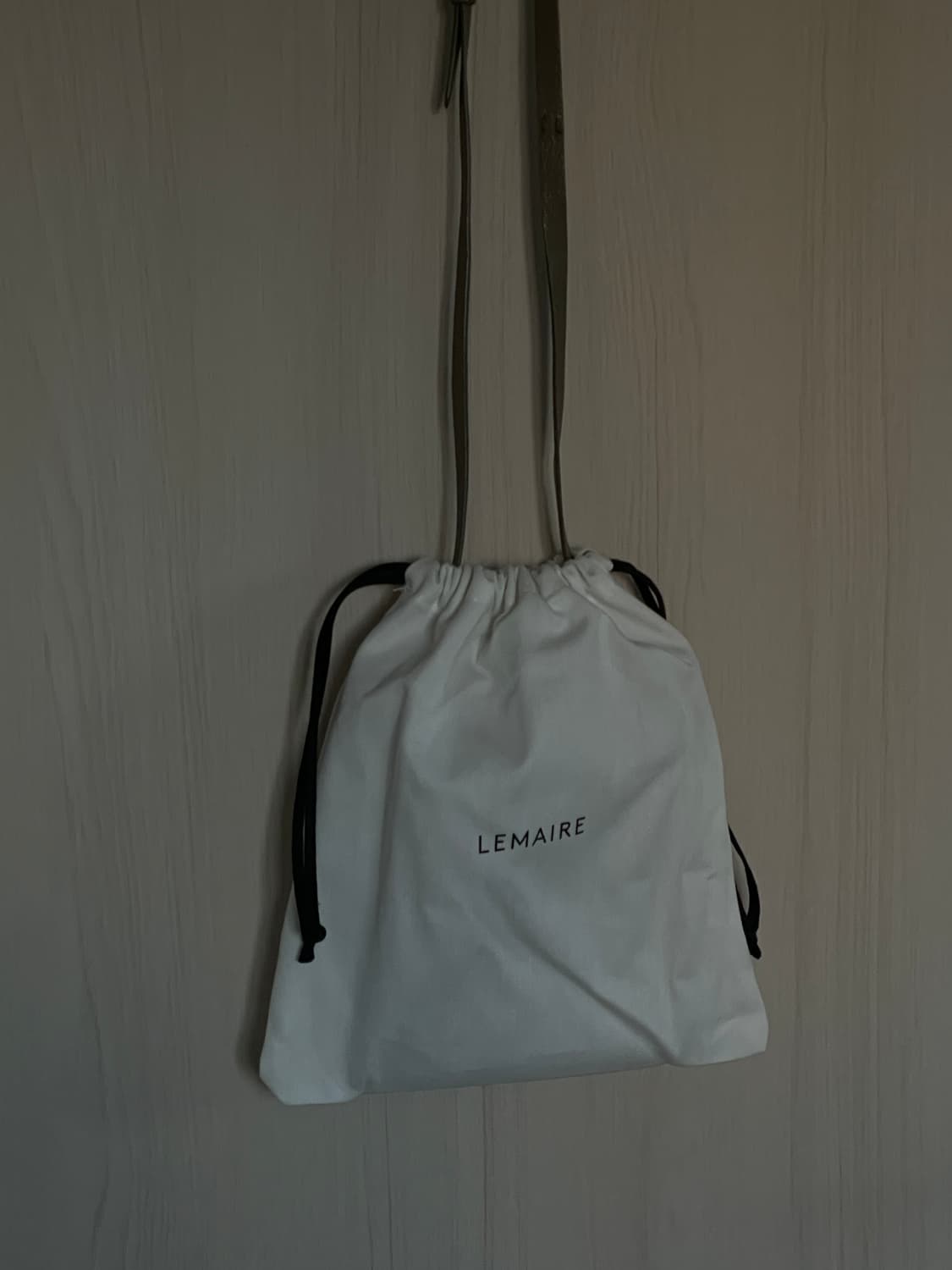 르메르 엔벨로프백 거의새상품 판매해요 상품이미지7