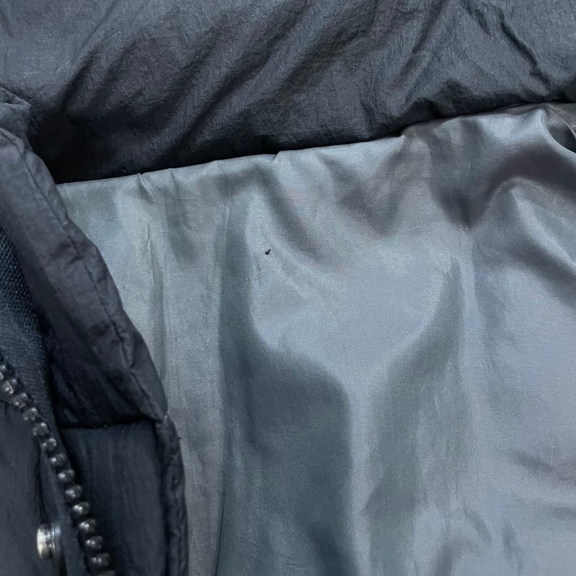 C.P 컴퍼니 나일론 고글 다운 패딩 블랙 상품이미지6