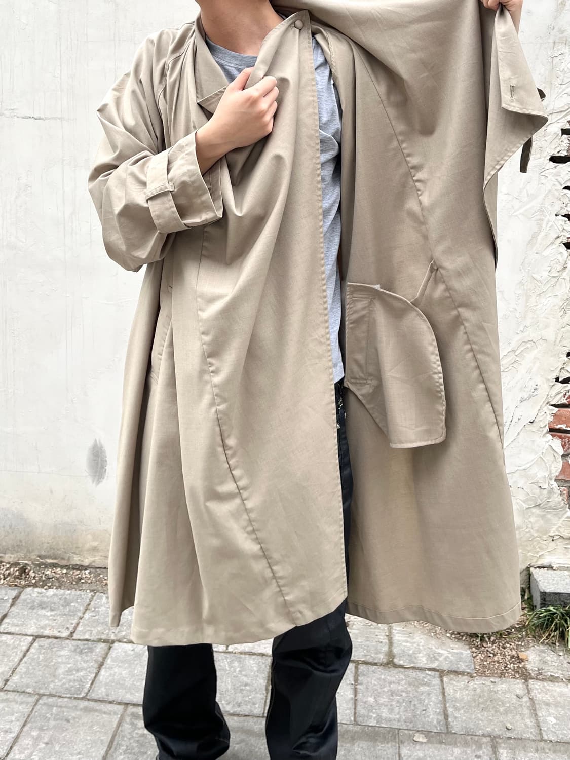 노아이디 블랙 드레이핑 트렌치 코트 상품이미지2