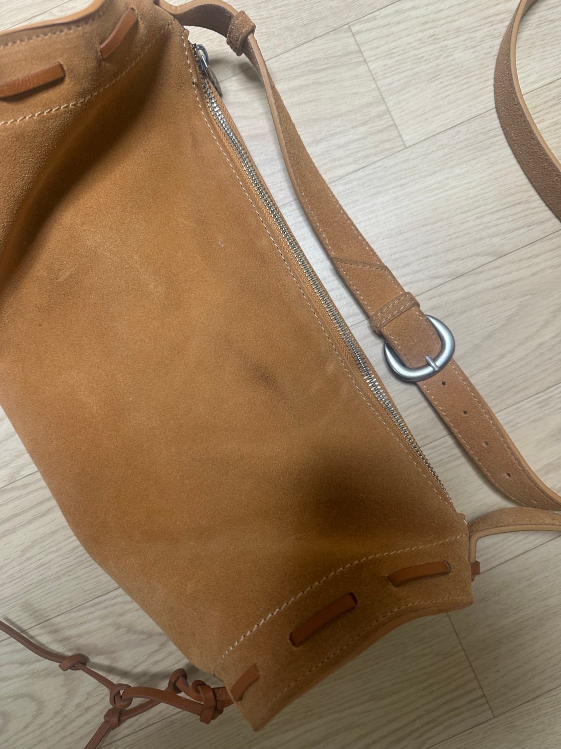 아더에러x자라 크로스백 상품이미지3