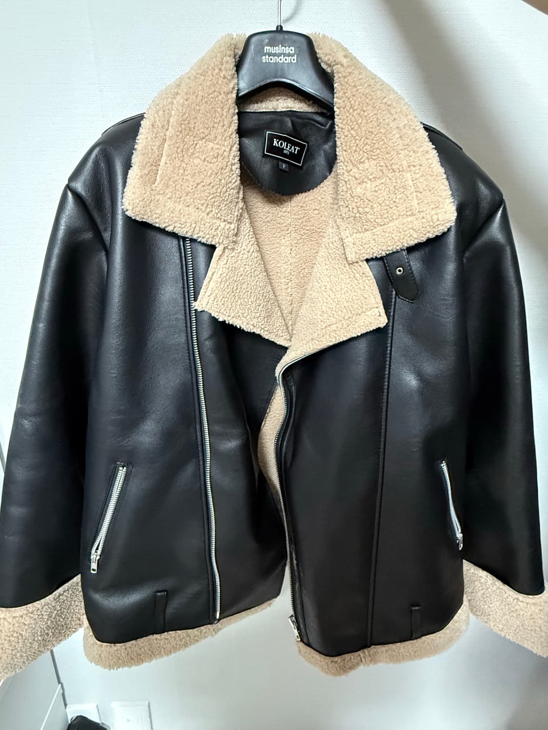 콜릿 오버핏 무스탕 플리스 자켓 블랙 베이지 상품이미지3