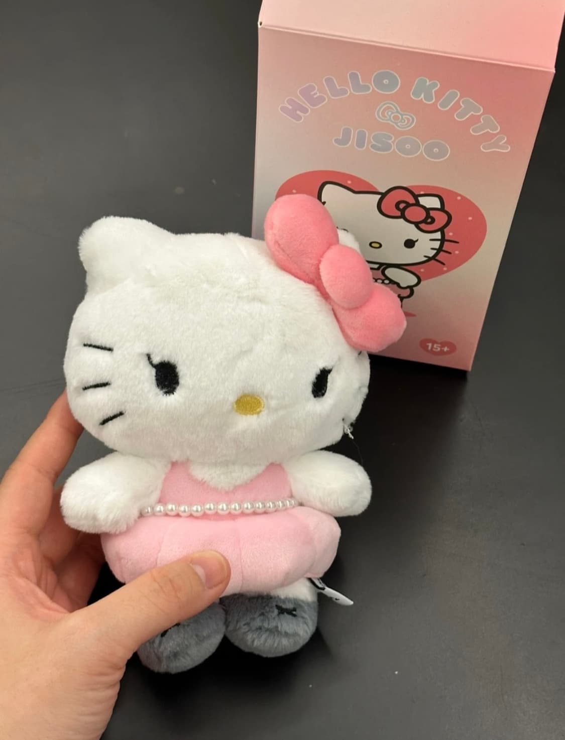 블핑 지수 헬로키티 콜라보 키링 개봉 오리지널 상품이미지1