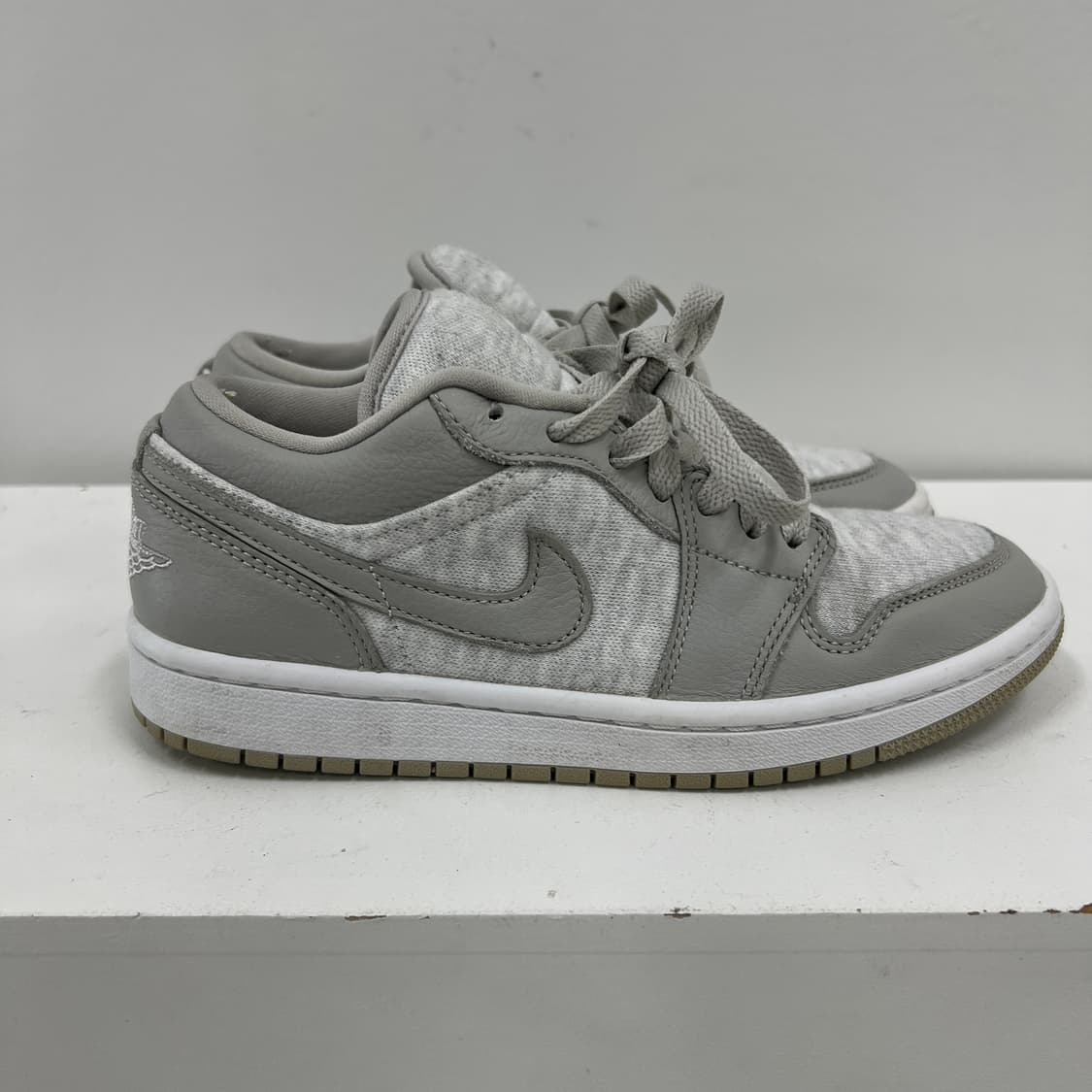 나이키 에어 조던 1 로우 SE 라이트 아이언 오어 스니커즈 235 상품이미지5