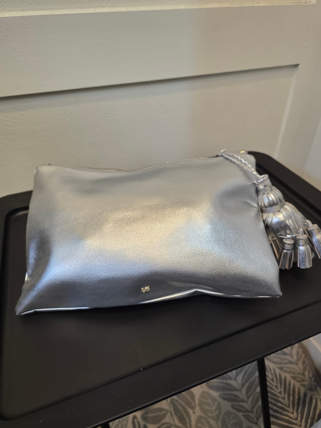 안냐 힌드마치 해브어 나이스데이 메탈릭 레더파우치 상품이미지4