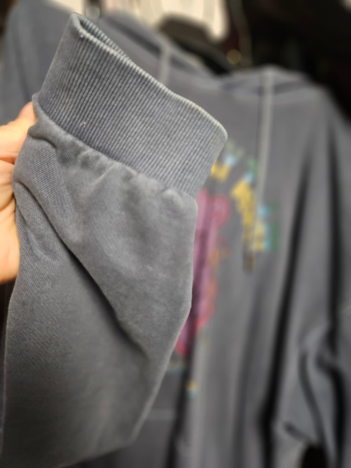 꼼파뇨 후드티 판매합니다 상품이미지2