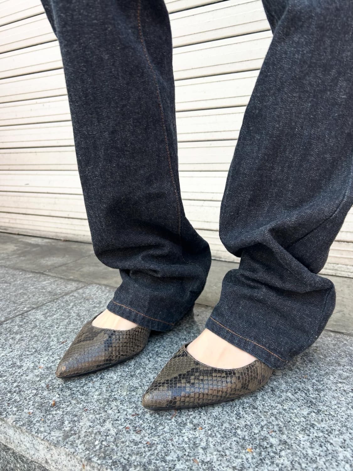 캘빈클라인 뱀피 키튼힐 상품이미지1