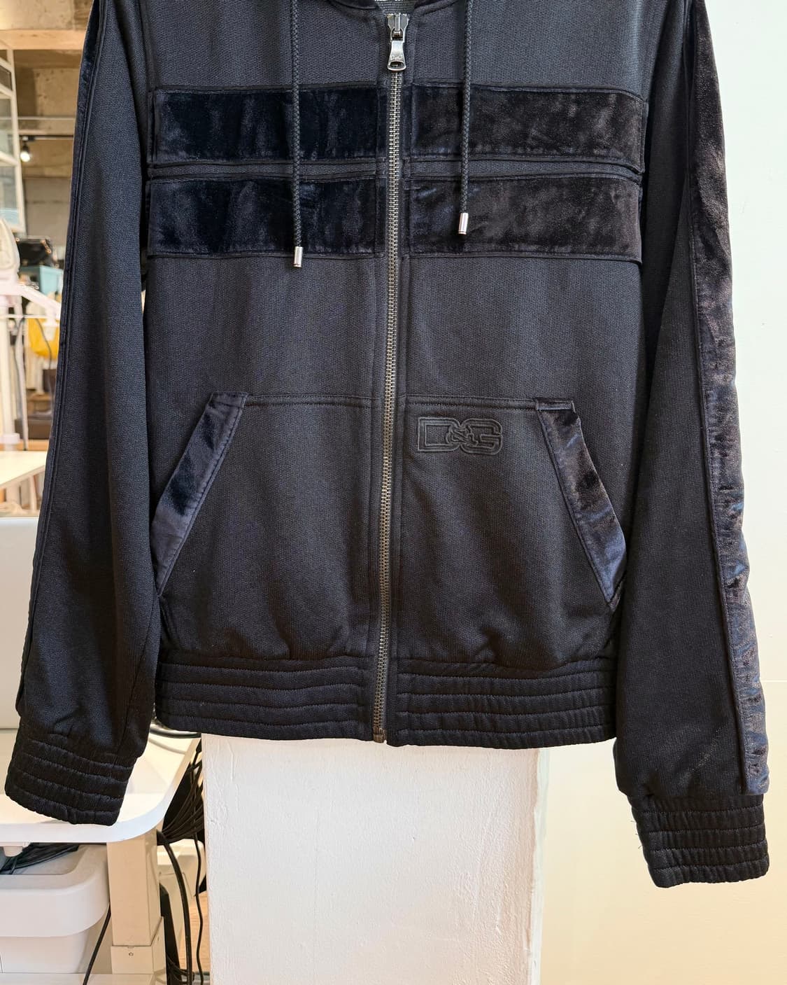 돌체앤가바나 블랙 로고 후드 집업  상품이미지5