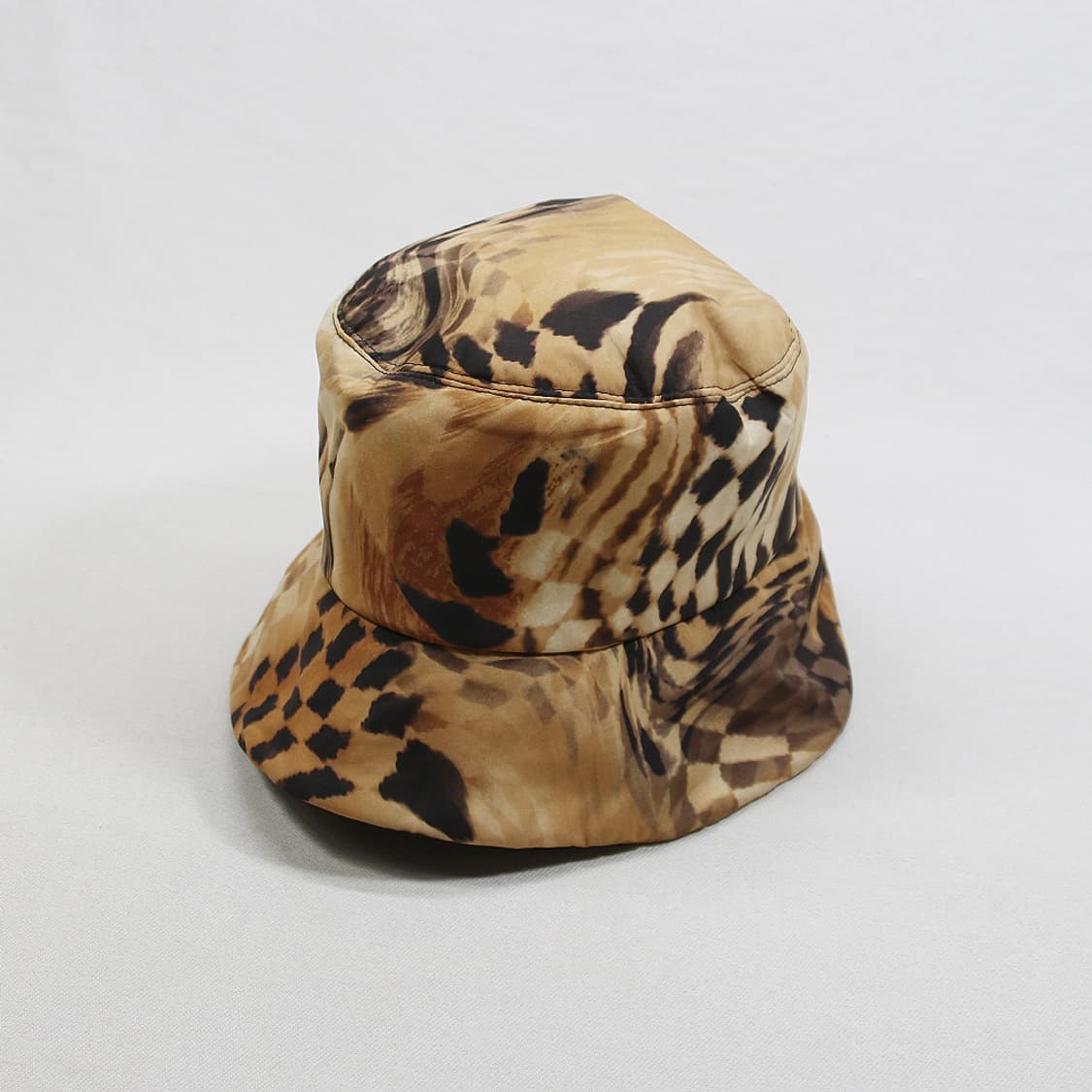 (착용컷) DOLCEVITA 패턴 버킷햇 상품이미지3