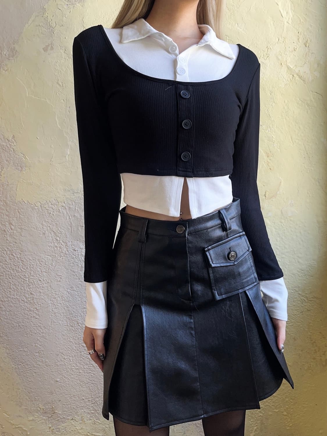 Layered black knit shirt 상품이미지1