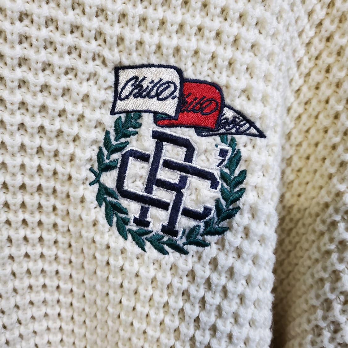 로맨틱크라운 버튼 니트 후드티  상품이미지5