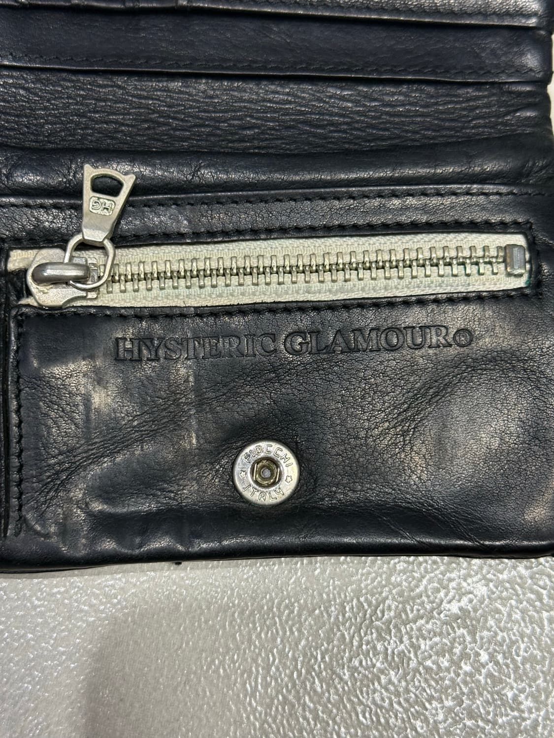 히스테릭 글래머 아카이브 스터드 폭탄 뱃지 가죽 지갑 상품이미지6