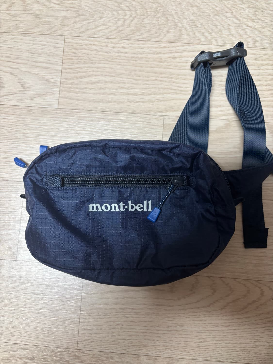몽벨 포켓터블 라이트 파우치 네이비 상품이미지1