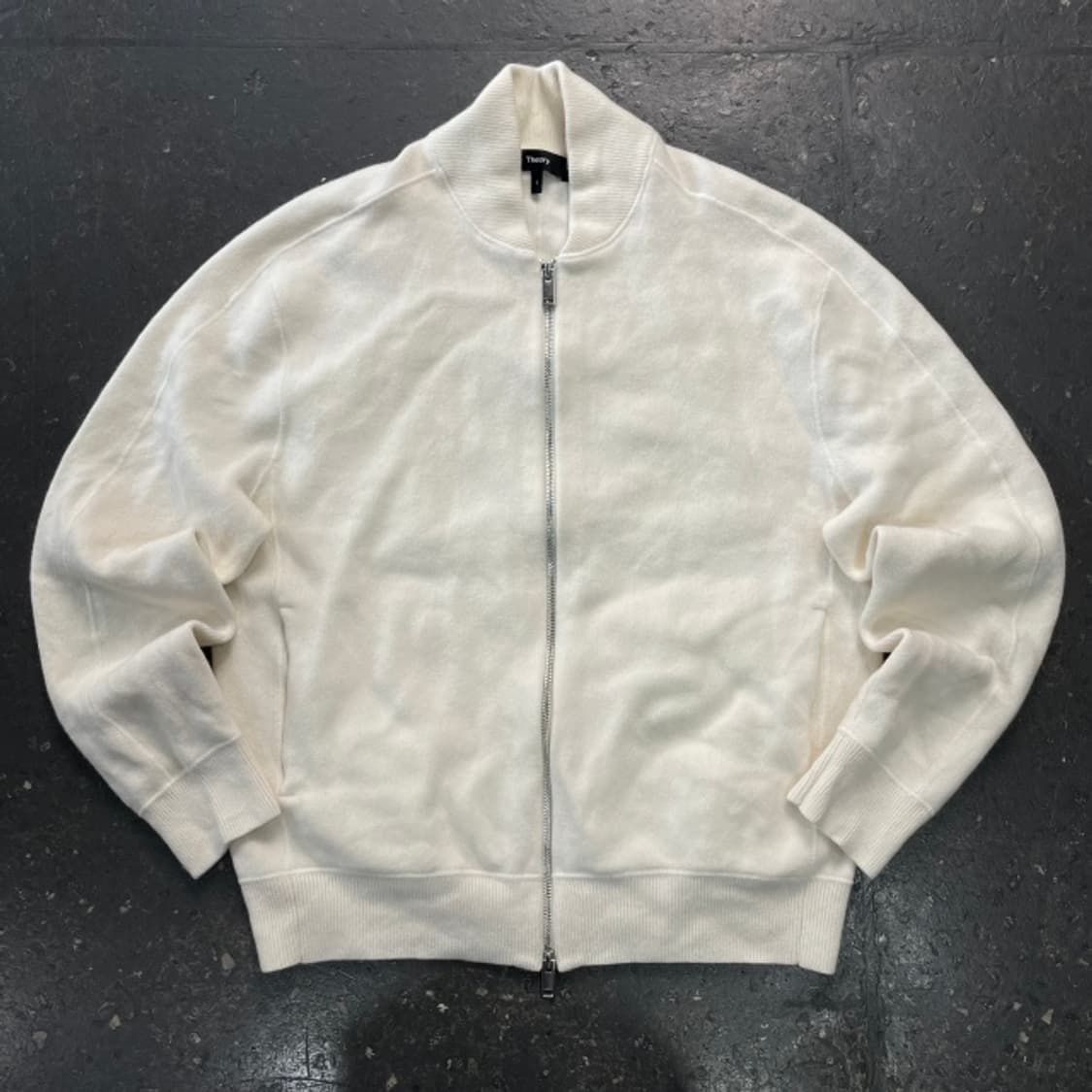 95 띠어리 24FW 니트집업 상품이미지1