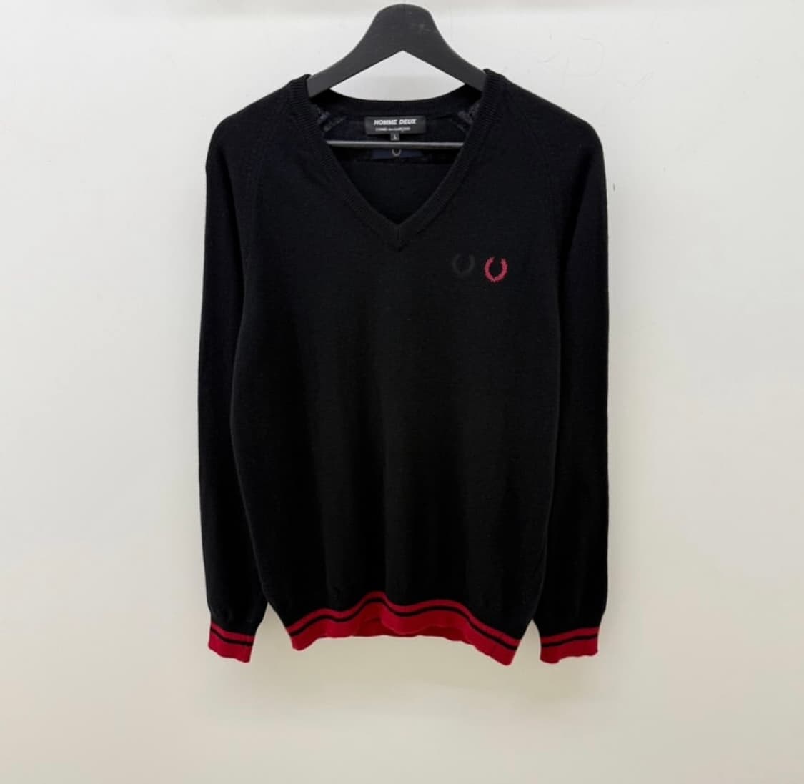 꼼데가르송 옴므 듀스 x 프레드페리 v넥 니트 상품이미지1