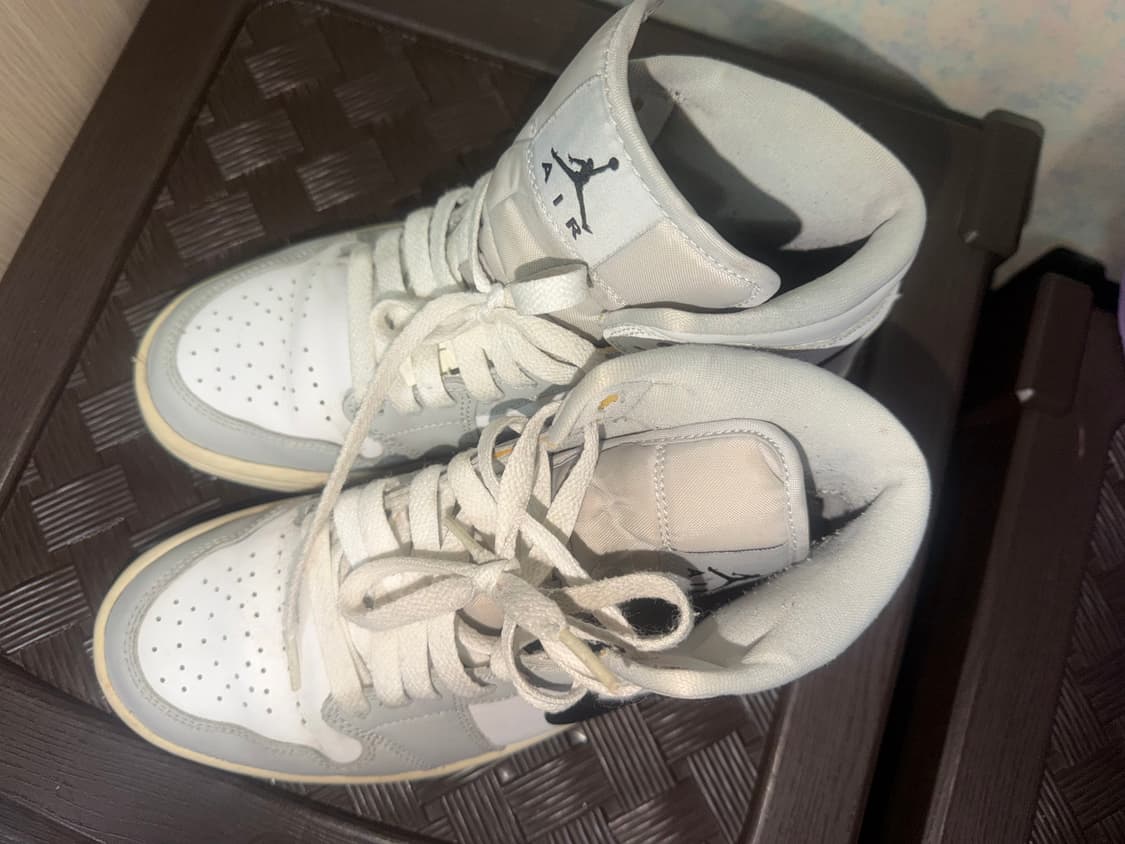 나이키조던 1 미드 그레이 포그 240 상품이미지2