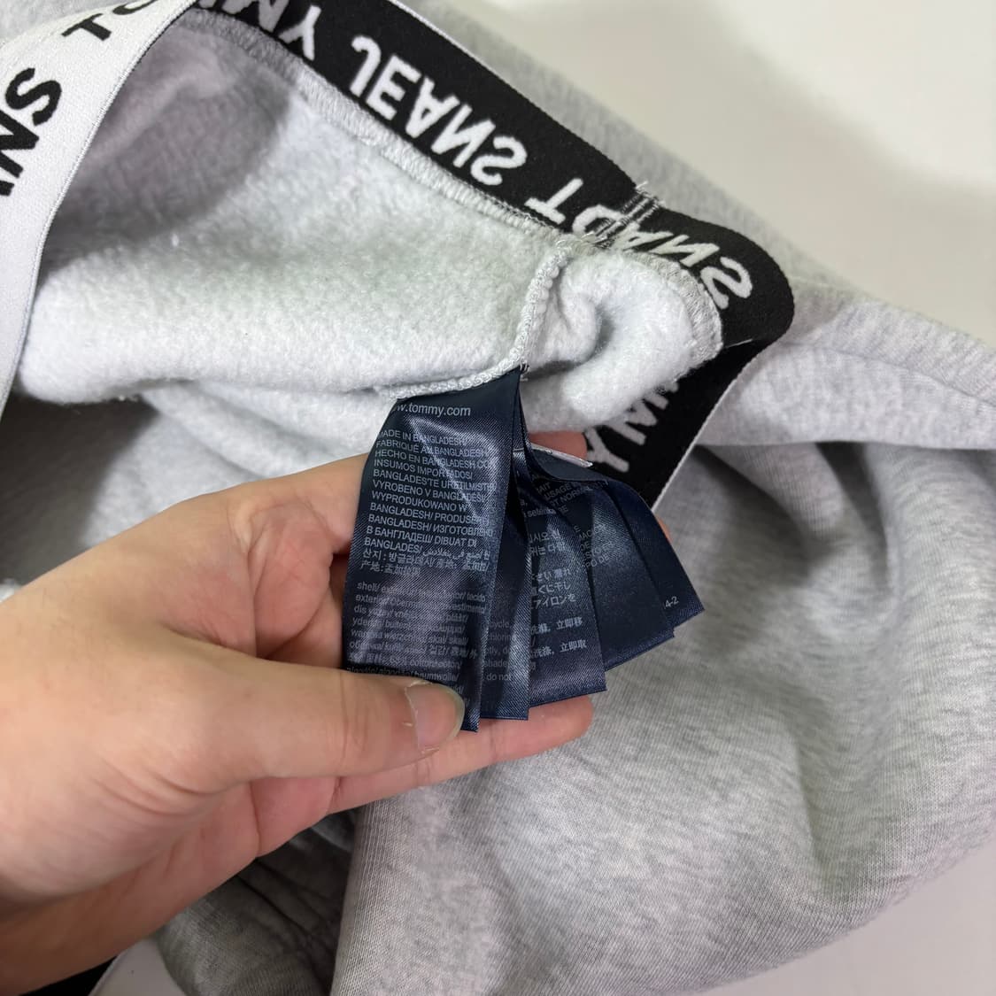 우먼FREE 타미진스 타미힐피거 그레이 반집업 크롭 맨투맨 상품이미지5