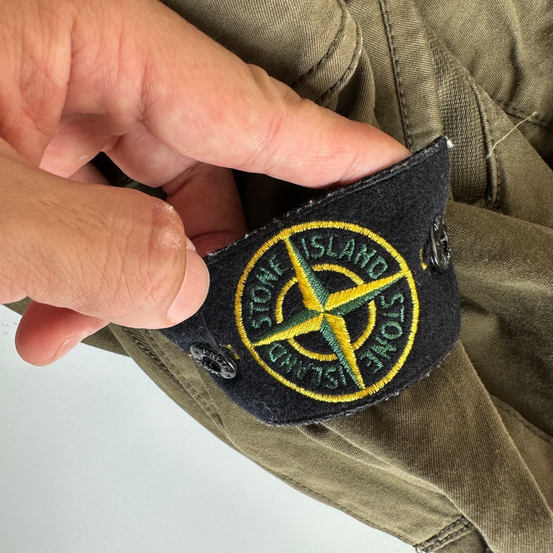 Stone island 스톤 아일랜드 와펜 카키 카고팬츠 상품이미지8