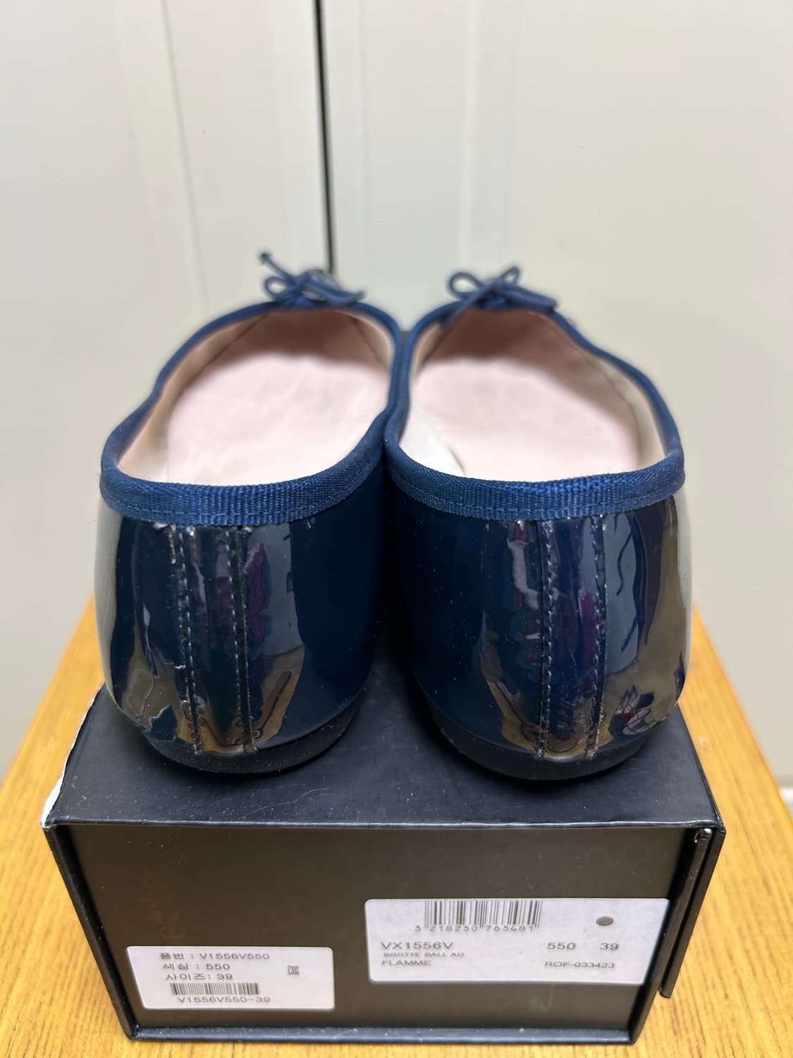 레페토 브릿지 유광 다크네이비 (39사이즈) 상품이미지3